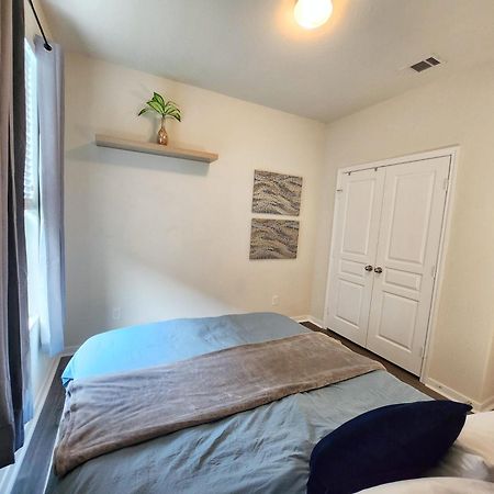 4 Bedroom Home Near Downtown Med Center Nrg Stadium Pearland Skyview Long By Ion Rentals Houston Exterior photo