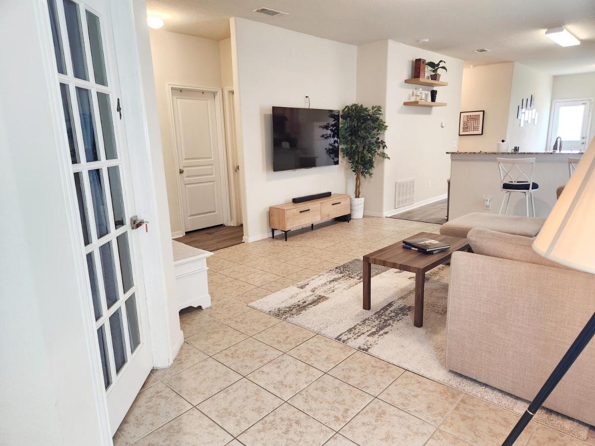 4 Bedroom Home Near Downtown Med Center Nrg Stadium Pearland Skyview Long By Ion Rentals Houston Exterior photo