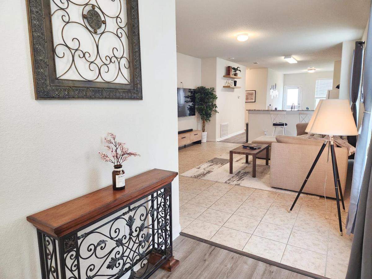 4 Bedroom Home Near Downtown Med Center Nrg Stadium Pearland Skyview Long By Ion Rentals Houston Exterior photo